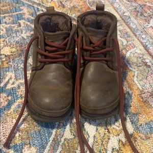 Boys neumel ugg boots